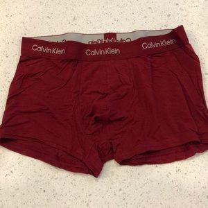 CAlvin Klein trunk red medium